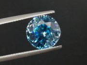 Wide blue Zircon,very clean and shiny, round cut 10mm+