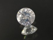 Perfect and wide natural white Zircon diamond / brilliant cut 9mm calibrated. 