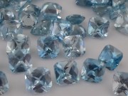 Natural Zircon lot for sale, calibrated 4 to 7 Carats. 