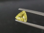 50% discount for this yellow natural sapphire below 1ct with trillion/triangle cut/shape