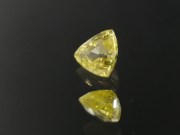 50% discount for this yellow natural sapphire below 1ct with trillion/triangle cut/shape